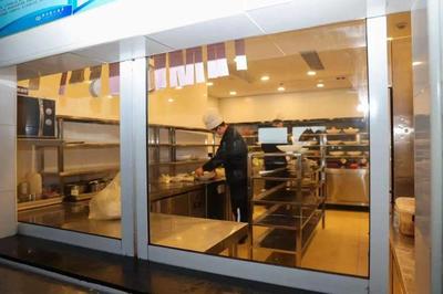 明廚亮灶，安心之選 金山27家餐飲企業(yè)在線展示餐食制作過程獲評